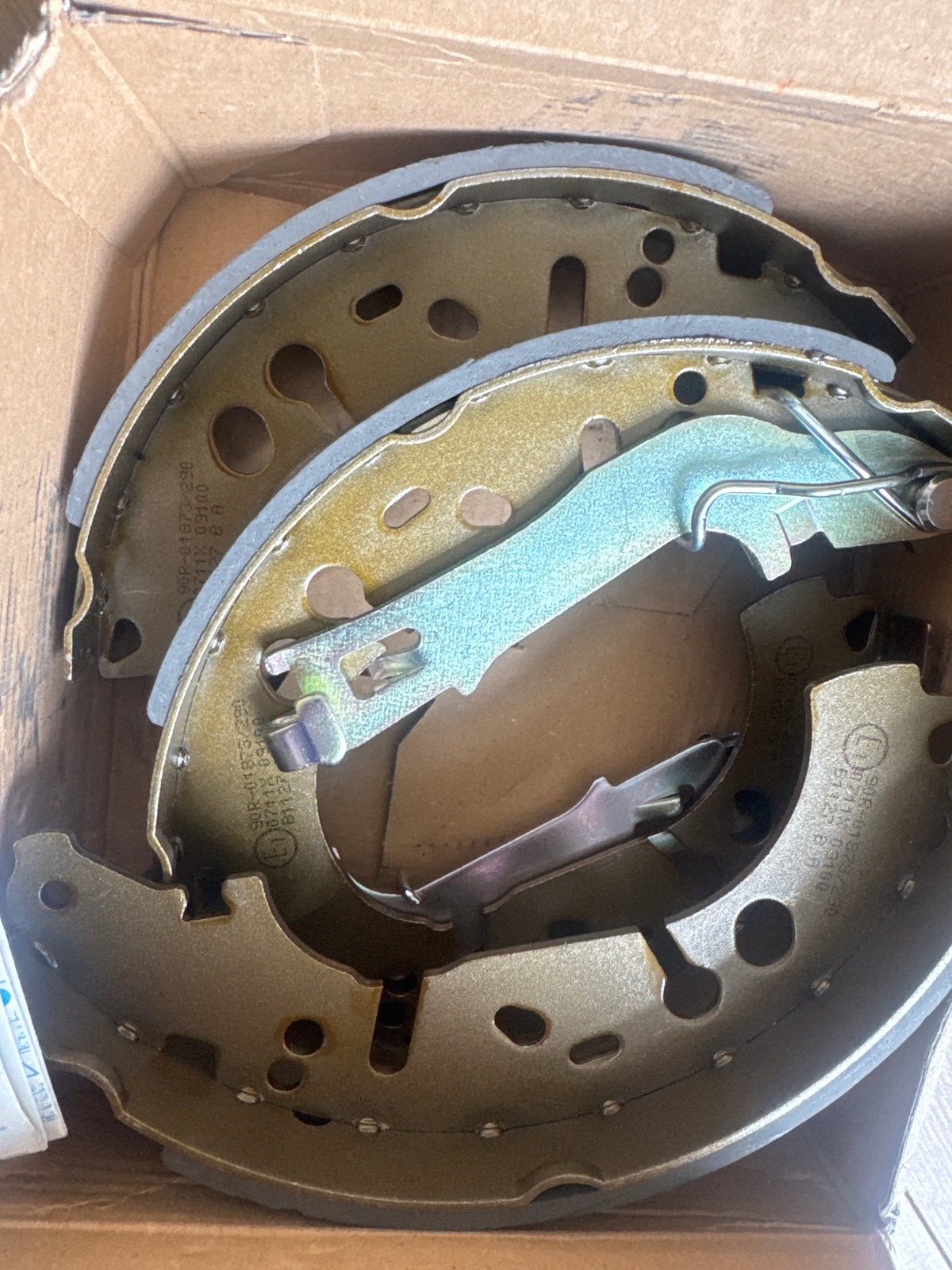 HELLA 8DB 355 002-971 Brake Shoe Set - H9860 - Brake System: Lockheed
