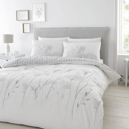 Catherine Lansfield Meadowsweet Floral Reversible Super King Duvet Cover Set with Pillowcases White