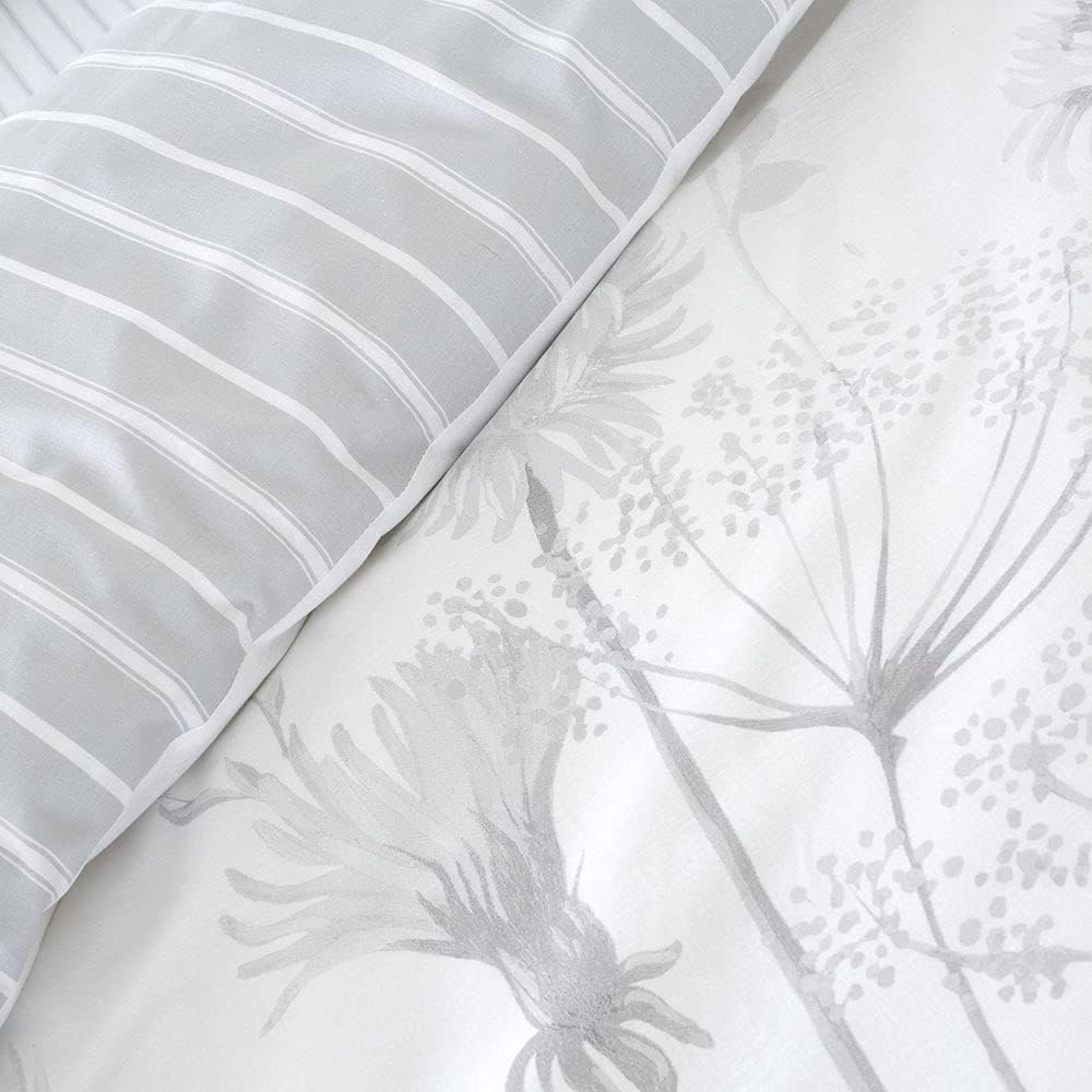 Catherine Lansfield Meadowsweet Floral Reversible Super King Duvet Cover Set with Pillowcases White