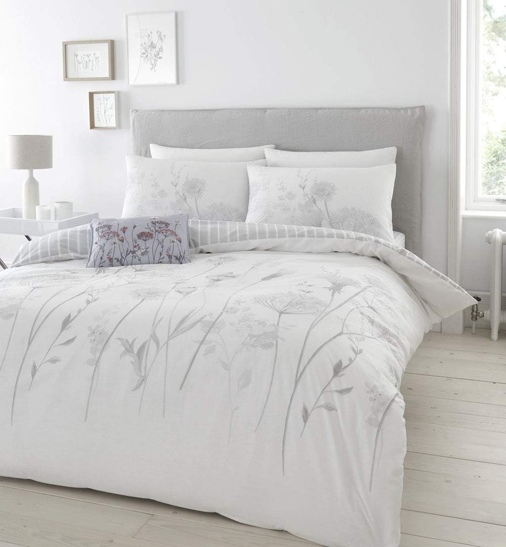 Catherine Lansfield Meadowsweet Floral Reversible Super King Duvet Cover Set with Pillowcases White