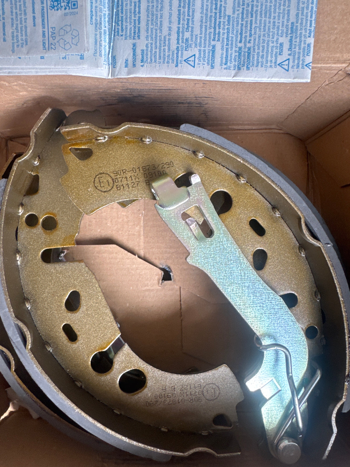 HELLA 8DB 355 002-971 Brake Shoe Set - H9860 - Brake System: Lockheed