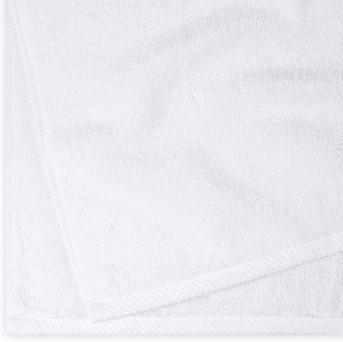 Amazon Basics Bath Towels, 100% Cotton Quick Dry Towel Set, Soft and Absorbent, 70 x 140 cm, White, 2-Pack