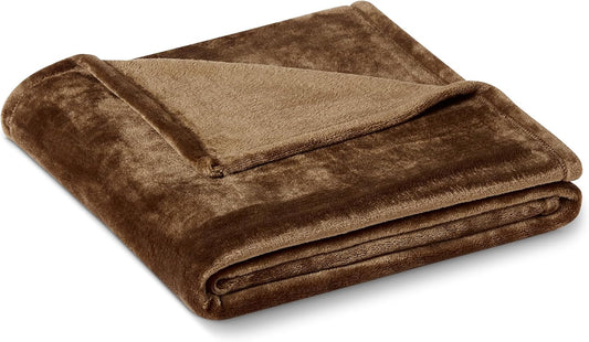 Amazon Basics Soft Fluffy Fleece Throw Blanket, Cosy Not Heated Sofa Throw, 127 x 152 cm, Brown | Soft, fluffy, warm, cuddly blanket, for couch and sofa