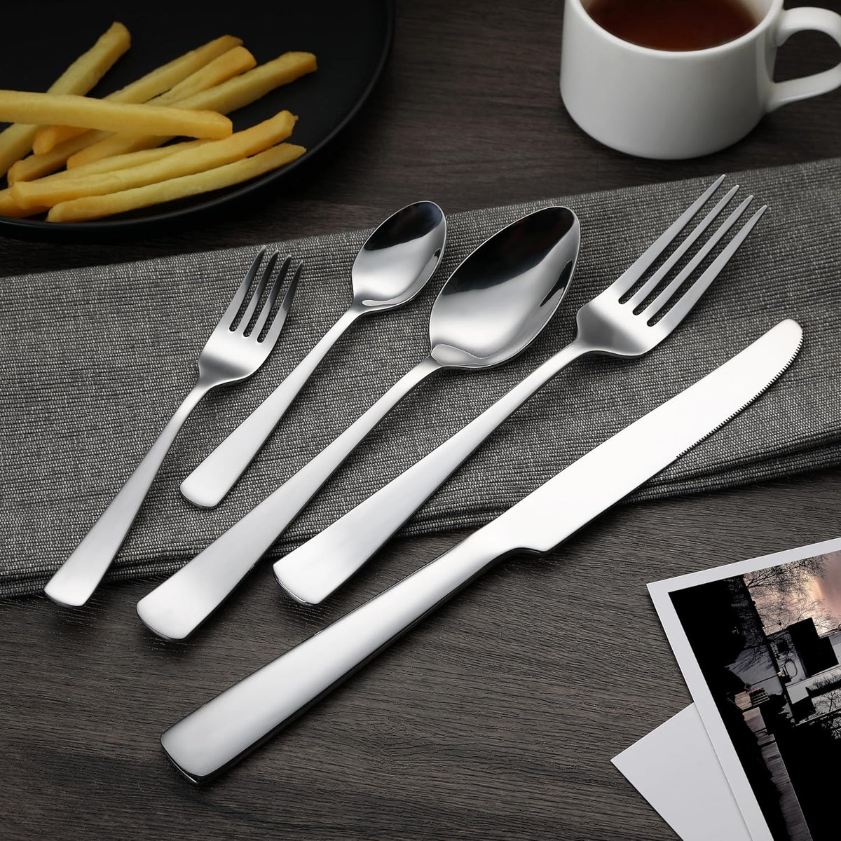 AmazonBasics 20-Piece Stainless Steel Flatware Set with Round Edge, Service for 4 - Amazon Vine