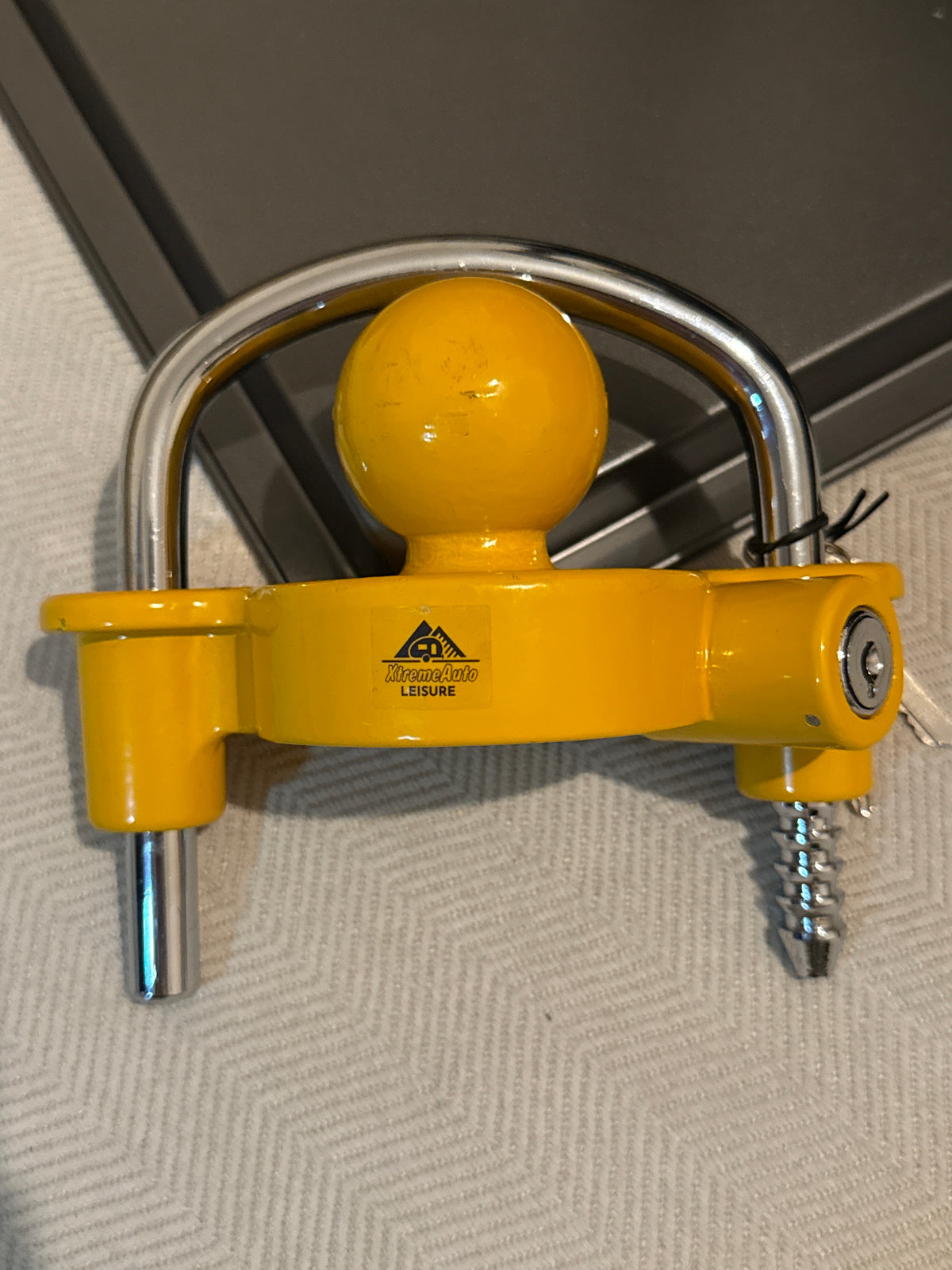 Xtremeauto Universal Trailer Hitch Lock for Standard 50mm Couplings – Heavy-Duty Anti-Theft Tow Hitch Lock, Alloy Steel & Aluminum, Bright Yellow, 2 Safety Keys Included