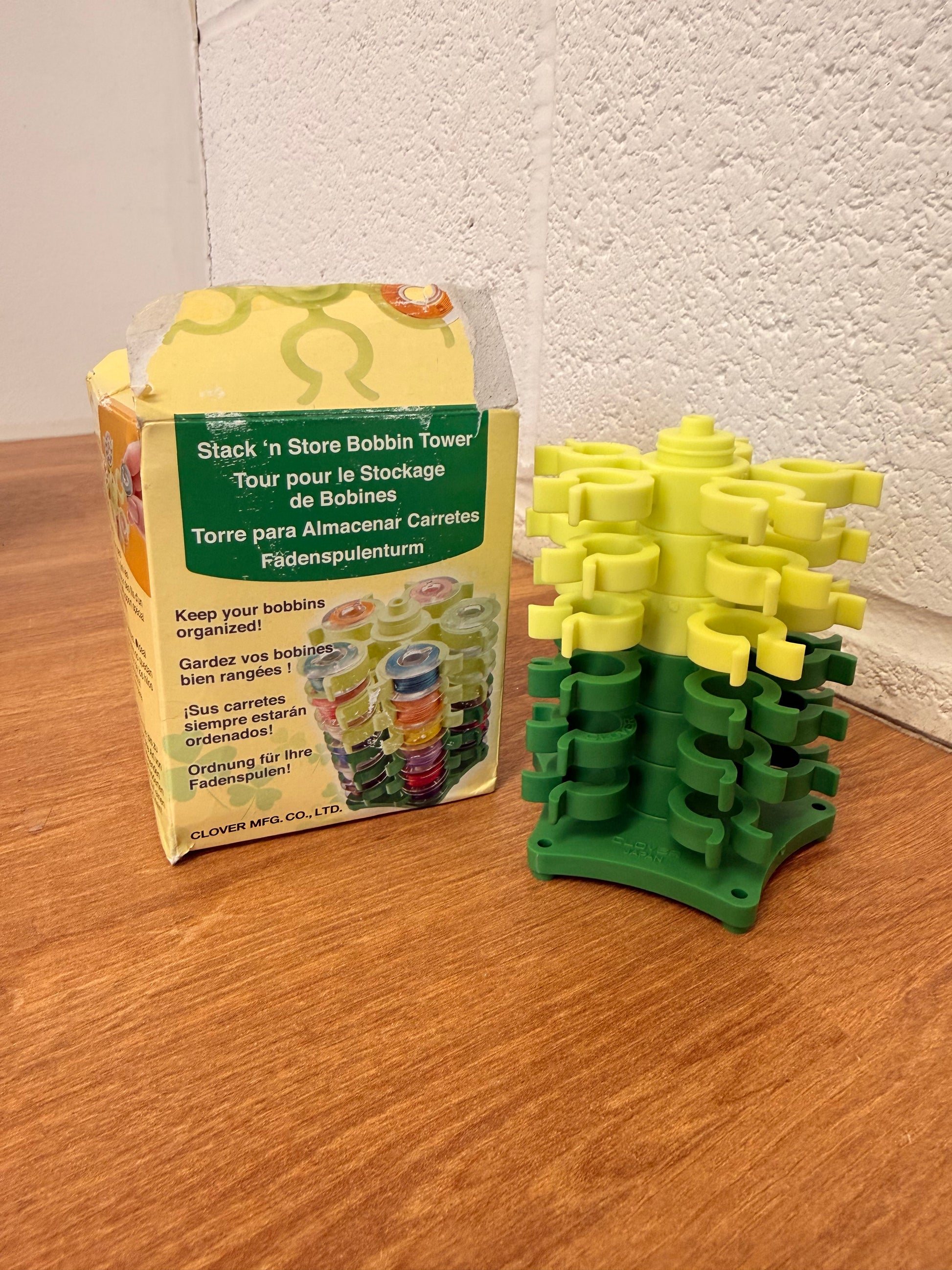 Clover Stack n Store Bobbin Tower, Elastomer, Green, 1 (package may vary), 3.5"X3.75"