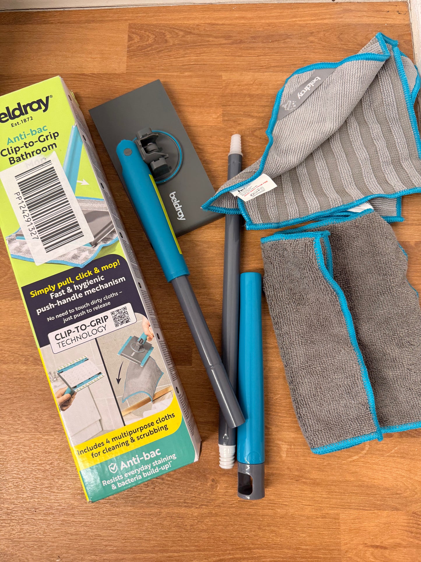 Beldray Anti Bac Bathroom Mop With 70 Cm Handle | Push-release clip mechanism, 360° swivel head, 4 machine-washable cloths, wet or dry use, tiles mirrors bathtubs floors