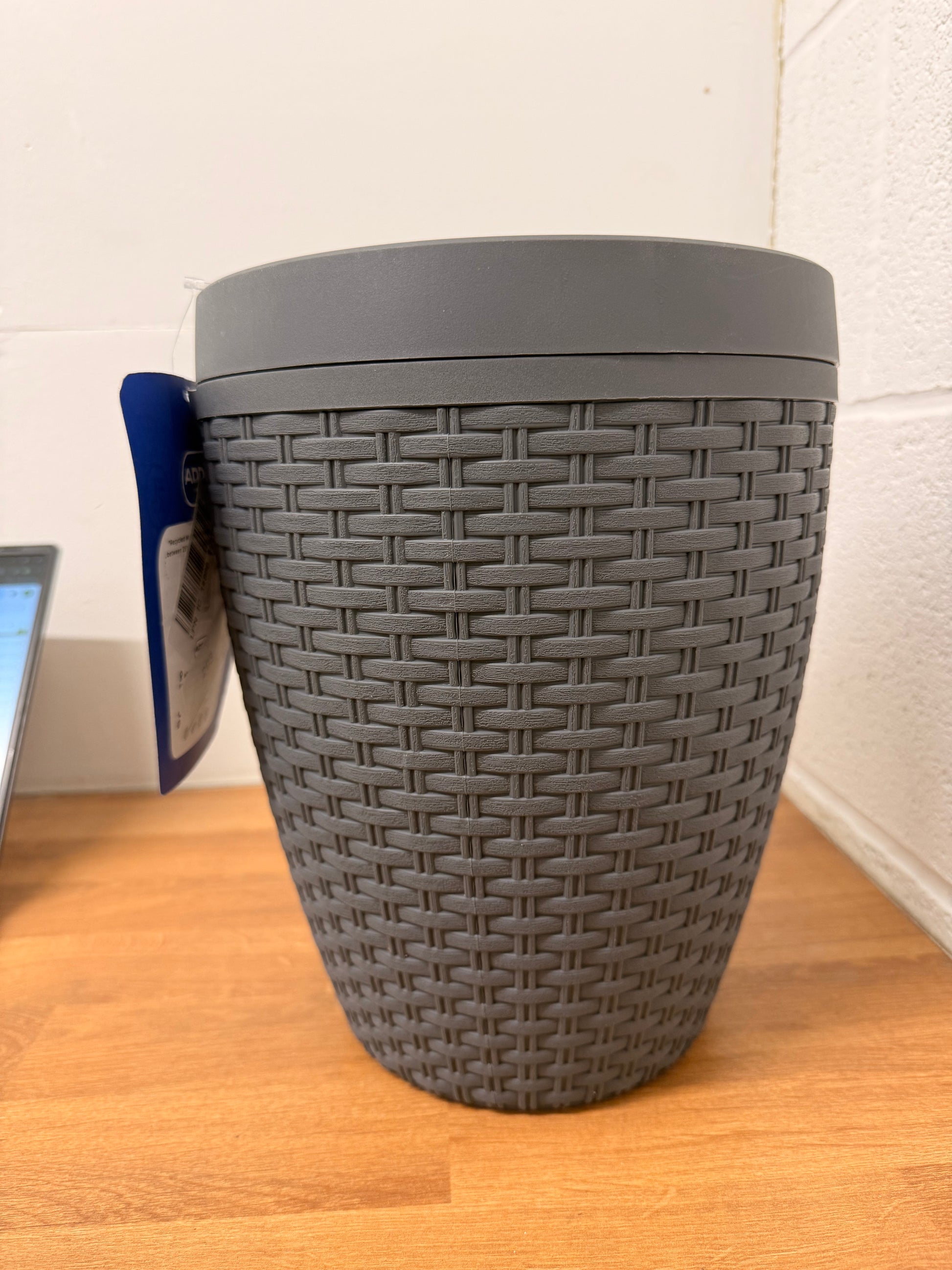 Addis Faux Rattan Round Swing Lid Bathroom Bin, Charcoal, 517488