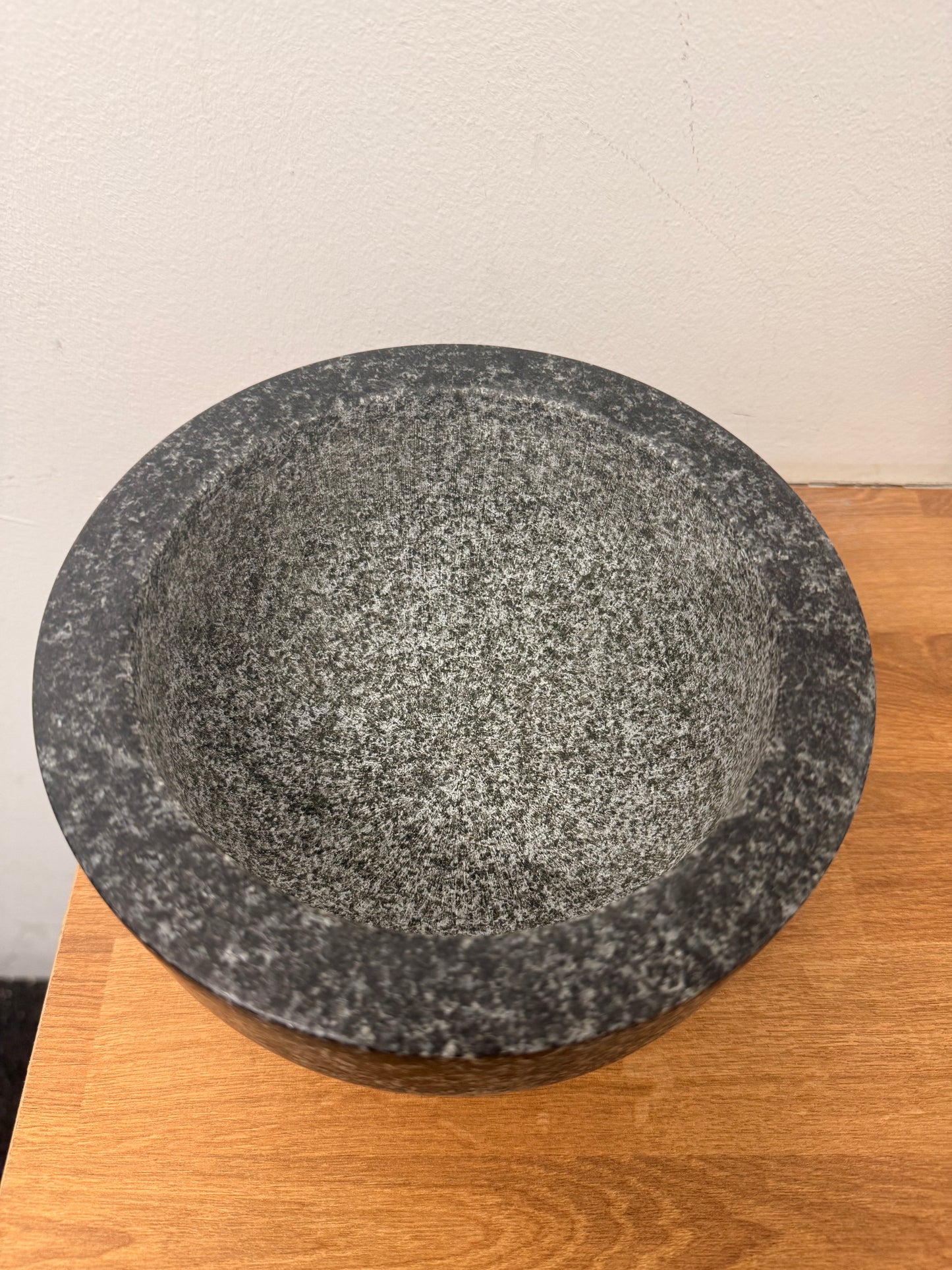 Cole & Mason Clavering Grey Pestle and Mortar Set 20cm Made From Granite | Spice and Herb Grinder Set With Textured Interior Ideal For Making Pastes, Pesto's, Marinades and Sauces