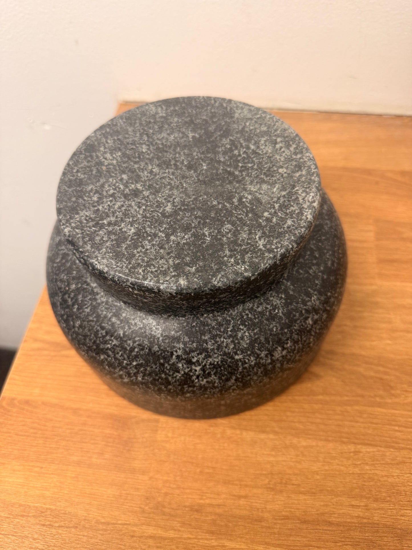 Cole & Mason Clavering Grey Pestle and Mortar Set 20cm Made From Granite | Spice and Herb Grinder Set With Textured Interior Ideal For Making Pastes, Pesto's, Marinades and Sauces